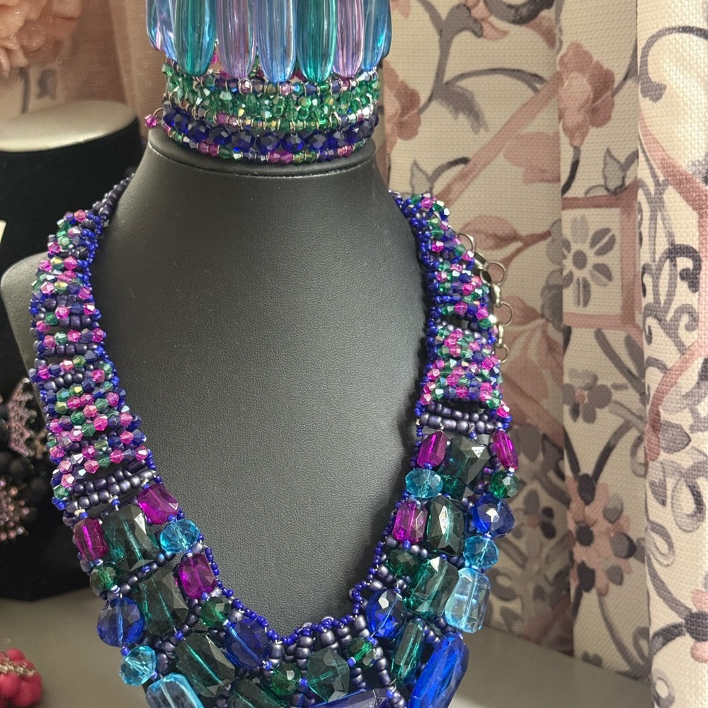Sassy Jones Multicolor Beaded Necklace and bracelet set